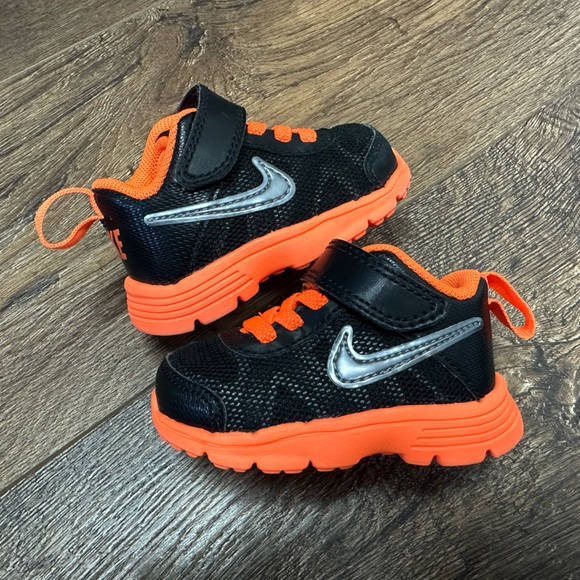 2c Nike - Picture 3 of 8